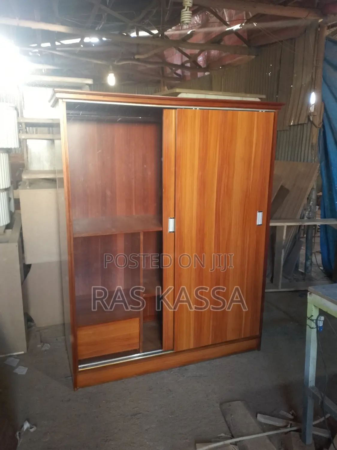 ምርጥ ተንሸራታች 1.50 ቁም ሳጥን 4