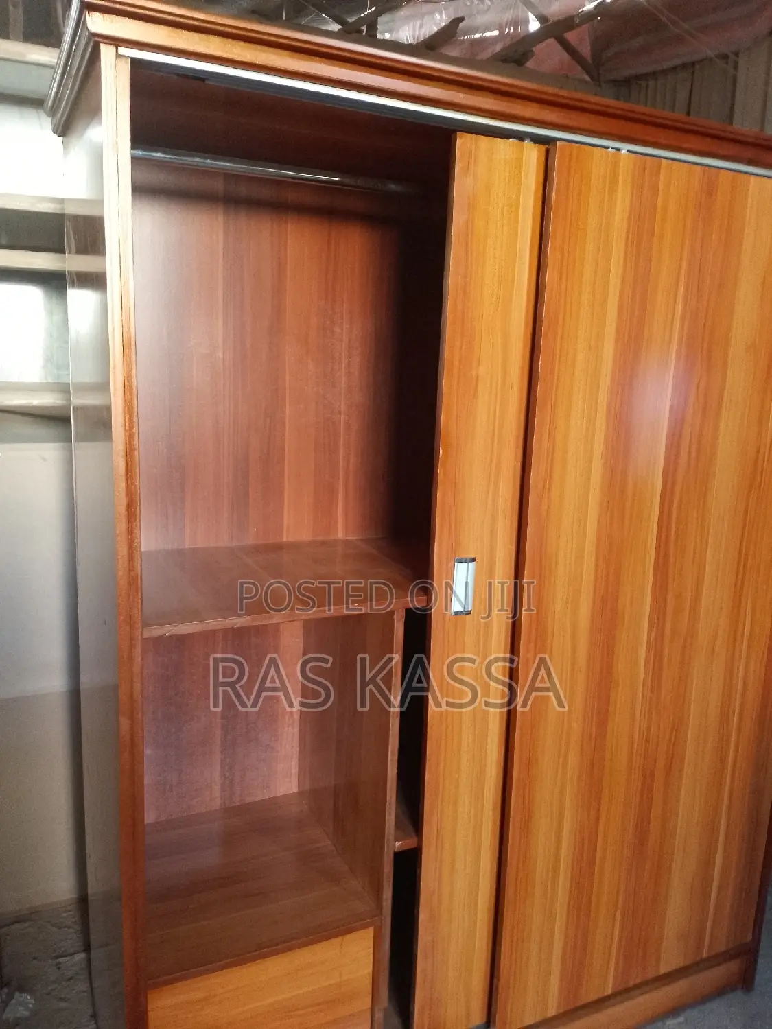 ምርጥ ተንሸራታች 1.50 ቁም ሳጥን 4