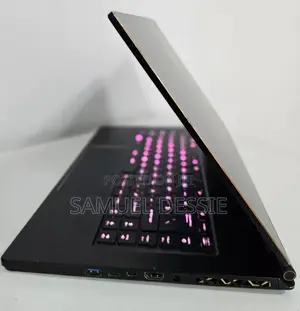 New Laptop MSI GS65 Stealth Thin 8RF 32GB Intel Core I7 SSD 512GB