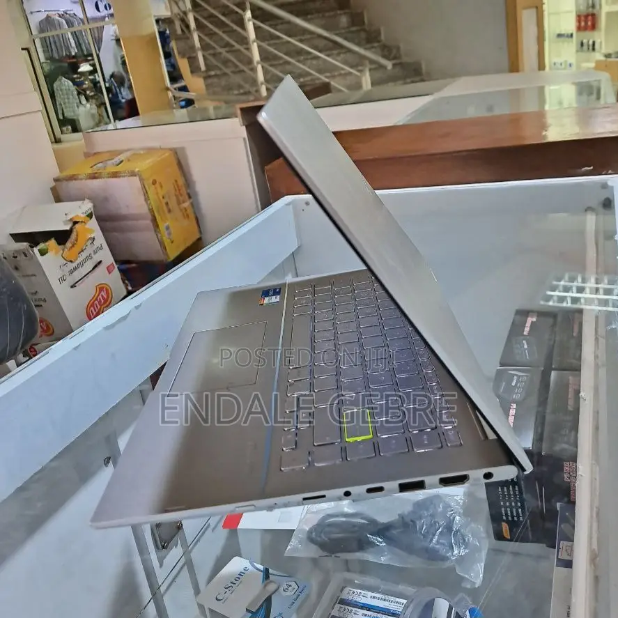 New Laptop Asus VivoBook 15 X505BA 8GB Intel Core I5 SSD 512GB