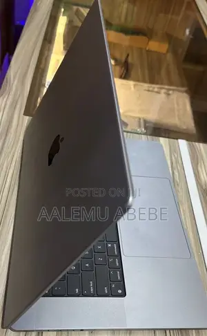 New Laptop Apple MacBook Pro 2021 M1 32GB Apple M1 SSD 512GB