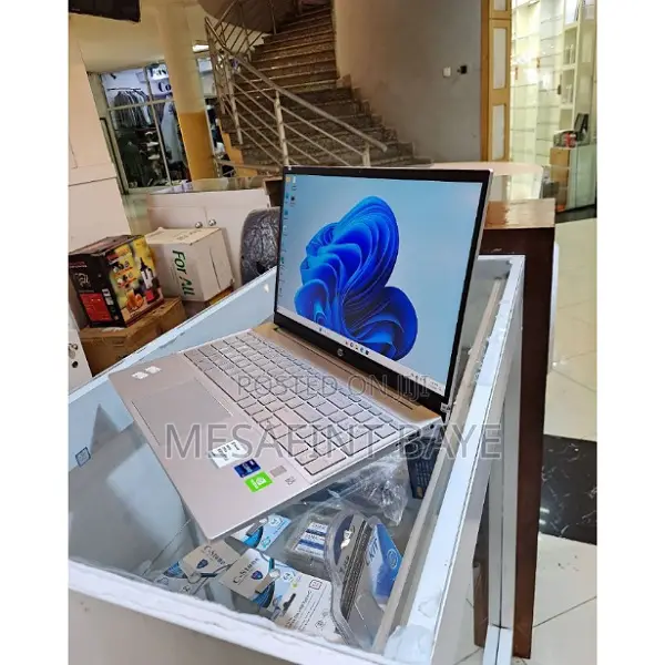 New Laptop HP Pavilion 13 16GB Intel Core I7 SSD 512GB