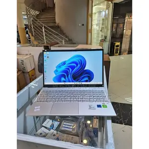 New Laptop HP Pavilion 13 16GB Intel Core I7 SSD 512GB