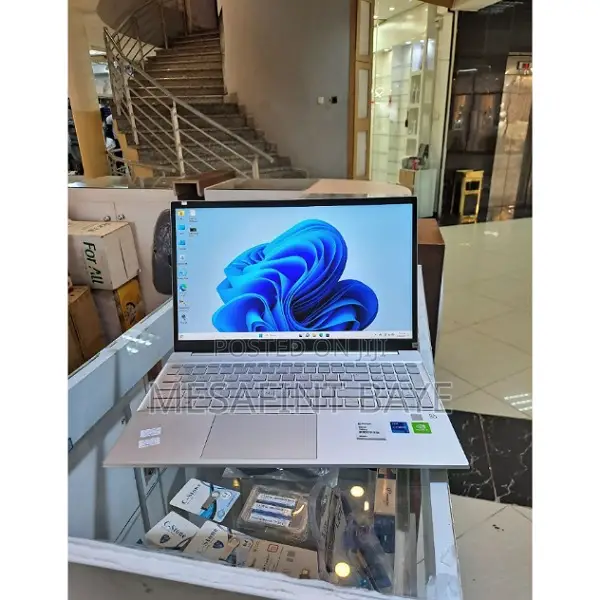 New Laptop HP Pavilion 13 16GB Intel Core I7 SSD 512GB