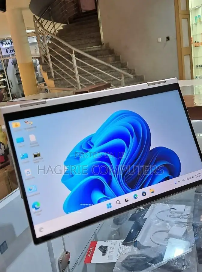 New Laptop Lenovo Yoga C740 8GB Intel Core I7 SSD 512GB