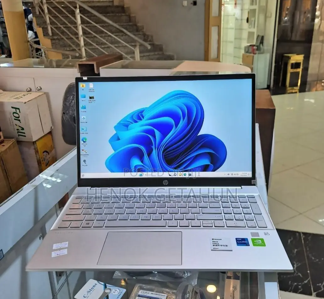 New Laptop HP Pavilion 15 16GB Intel Core I7 SSD 512GB
