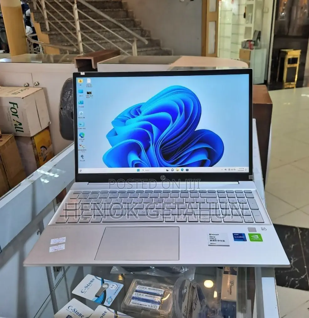 New Laptop HP Pavilion 15 16GB Intel Core I7 SSD 512GB