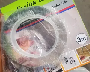 በ ሁለቱም በኩል የምያጣብቅ ፕላስተር