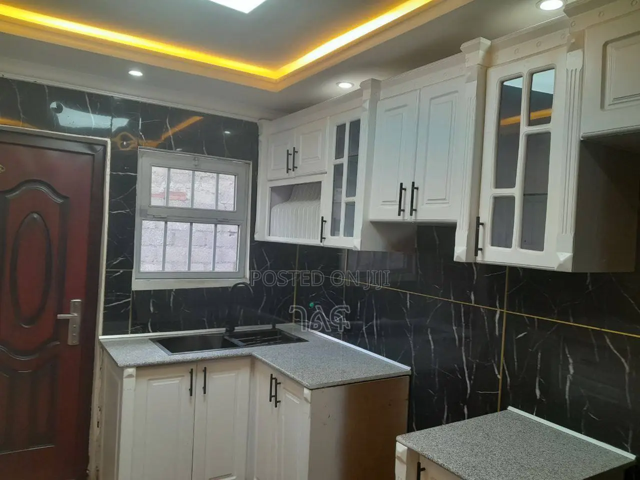 4bdrm Villa in የአያት ቪላ የታደሰ 290 ካሬ, Bole for sale