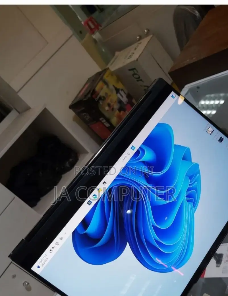 New Laptop Lenovo ThinkPad Yoga 16GB Intel Core I7 SSD 512GB