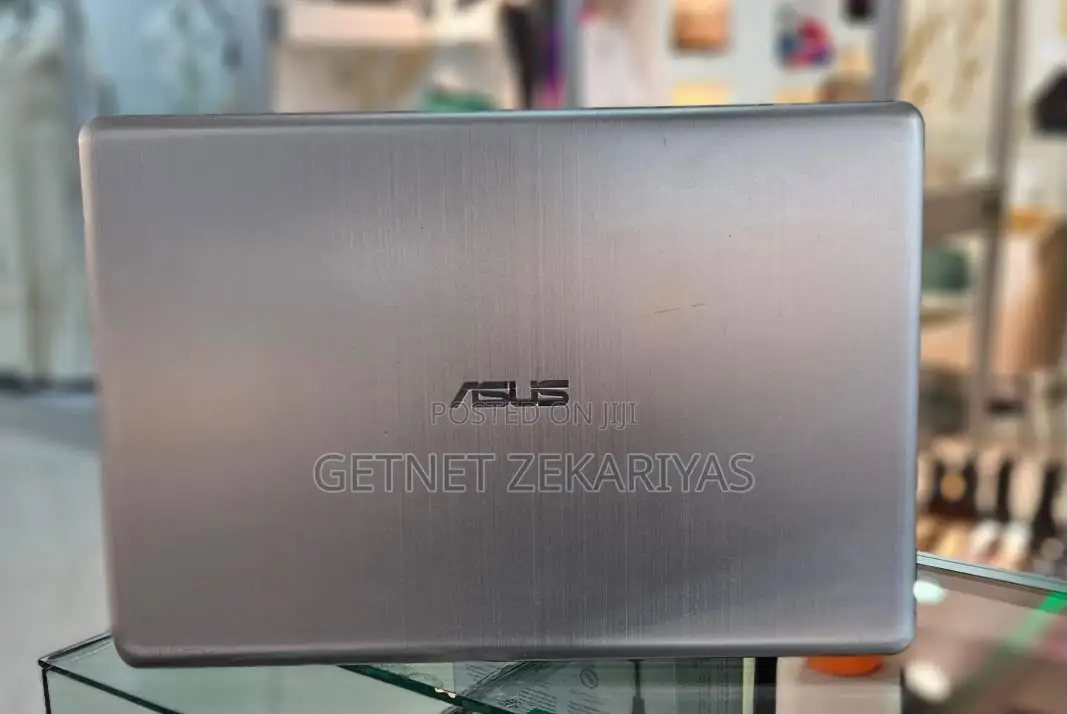 New Laptop Asus VivoBook 15 X505BA 8GB Intel Core I7 SSD 1T