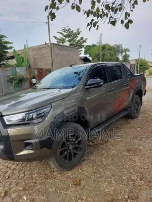 Photo - New Toyota Hilux 2023 Gray