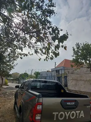 New Toyota Hilux 2023 Gray