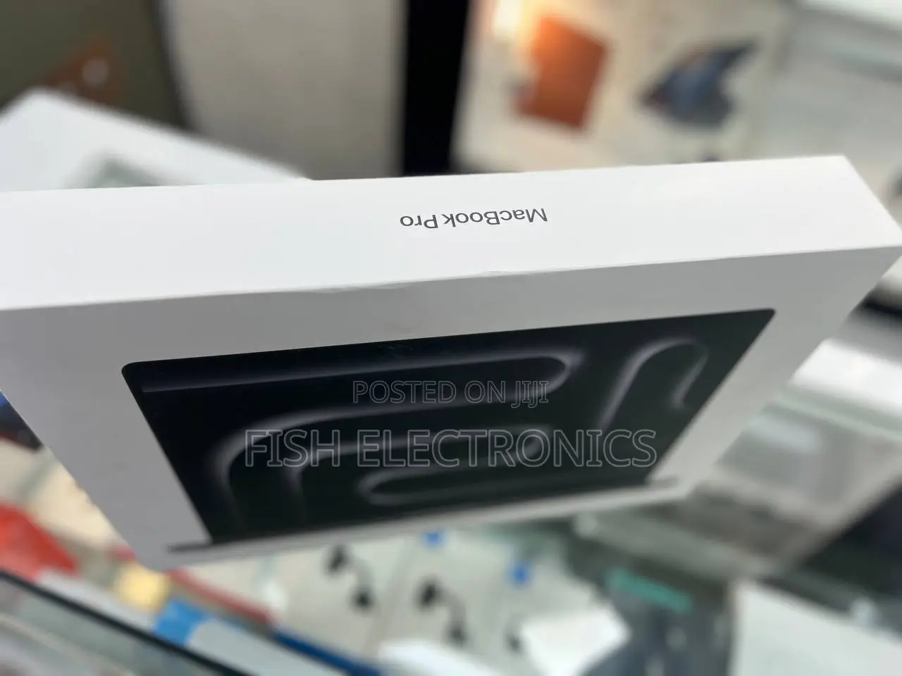 New Apple MacBook Pro 2023 M3 Max 16-Inch 36GB Apple M3 Max SSD 1T