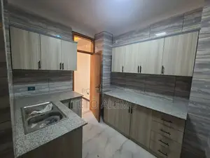 5bdrm House in የሚሸጥ ቤት ቦሌ ቡልቡላ, Bole for sale