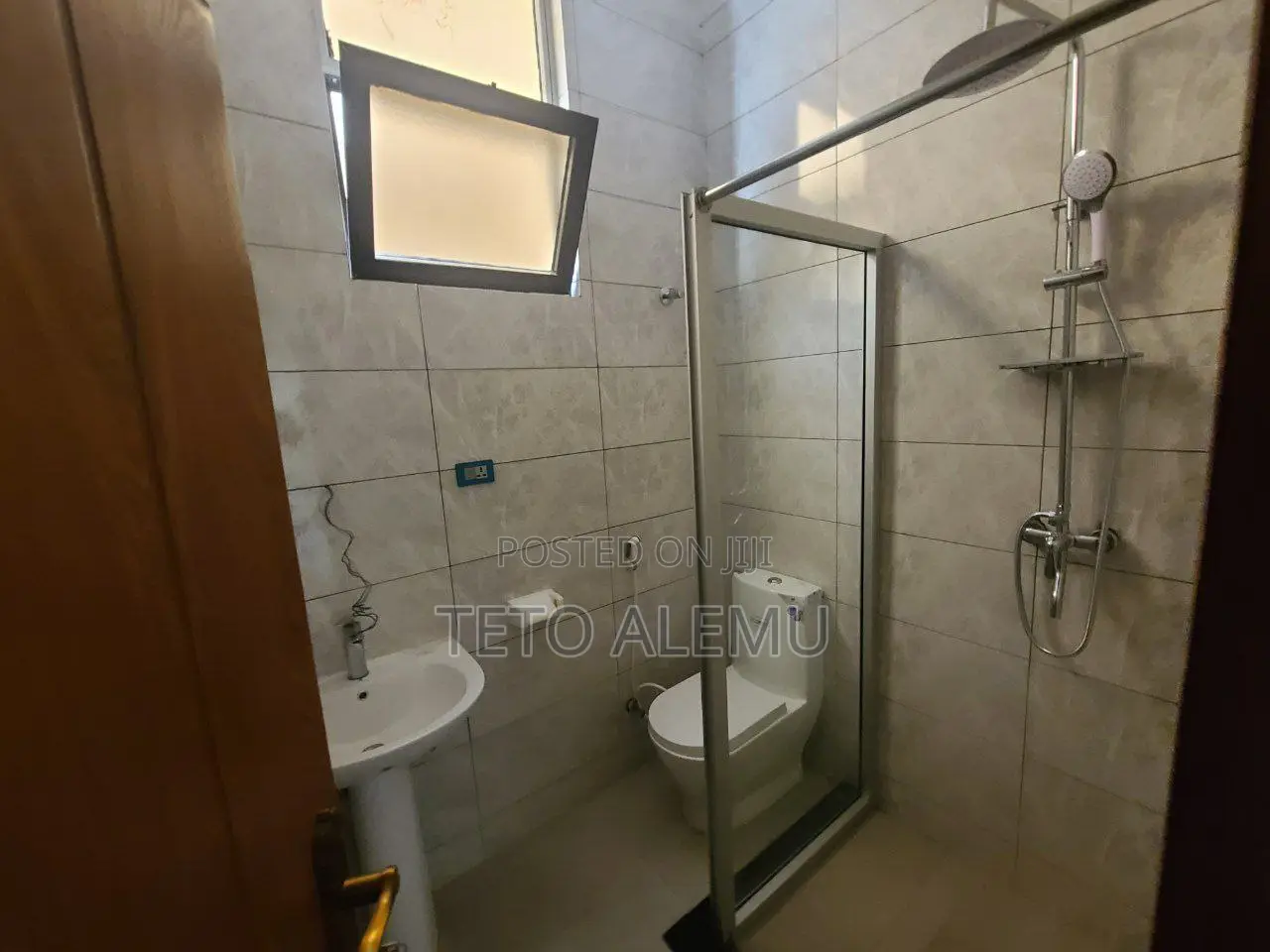 5bdrm House in የሚሸጥ ቤት ቦሌ ቡልቡላ, Bole for sale