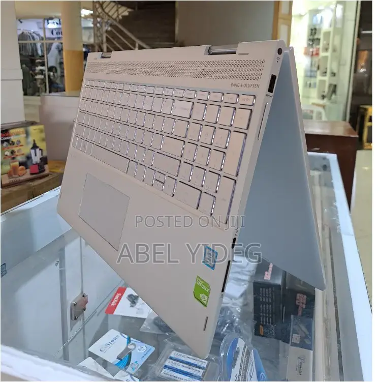 New Laptop HP Envy X360 8GB Intel Core I7 SSD 512GB