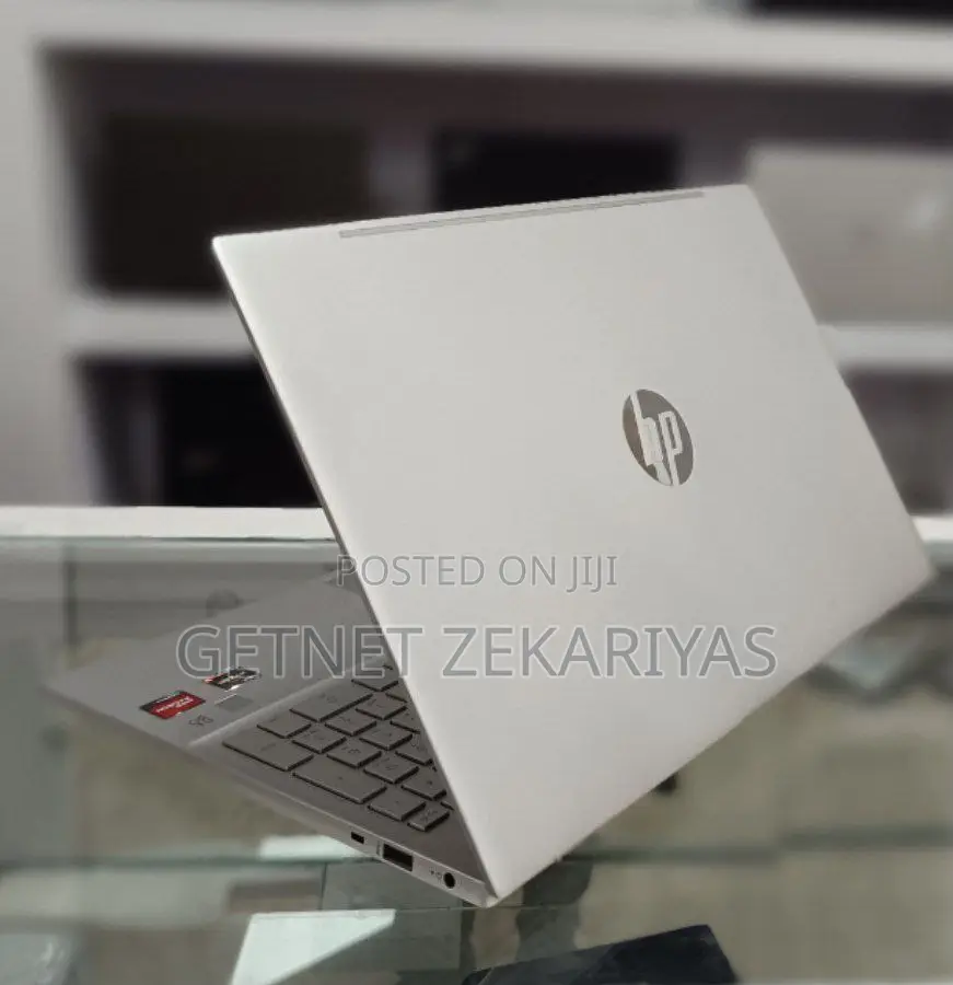 New Laptop HP Pavilion 15 8GB AMD Ryzen 3 SSD 256GB