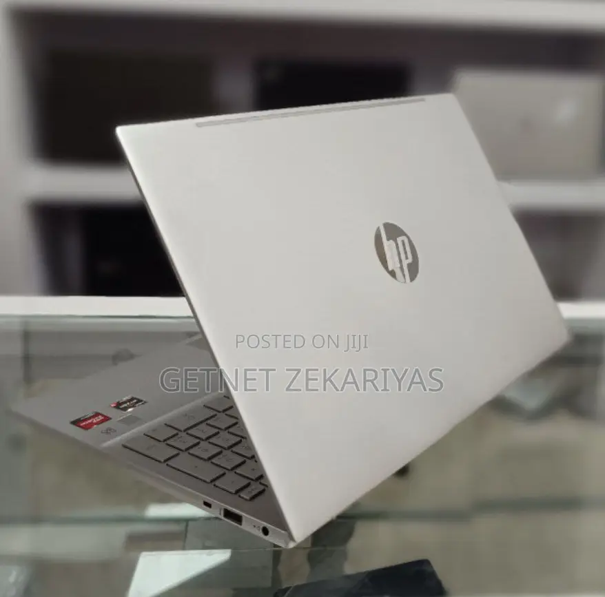 New Laptop HP Pavilion 15 8GB AMD Ryzen 3 SSD 256GB