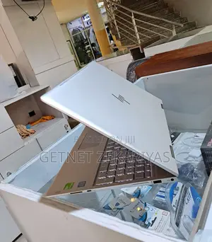 New Laptop HP Envy 15 8GB Intel Core I5 SSD 512GB