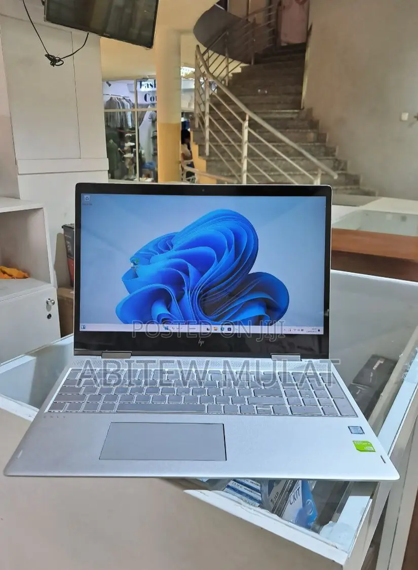 New Laptop HP Envy X360 8GB Intel Core I5 SSD 512GB