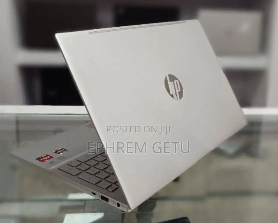 New Laptop HP Pavilion 15 8GB AMD Ryzen 3 SSD 256GB