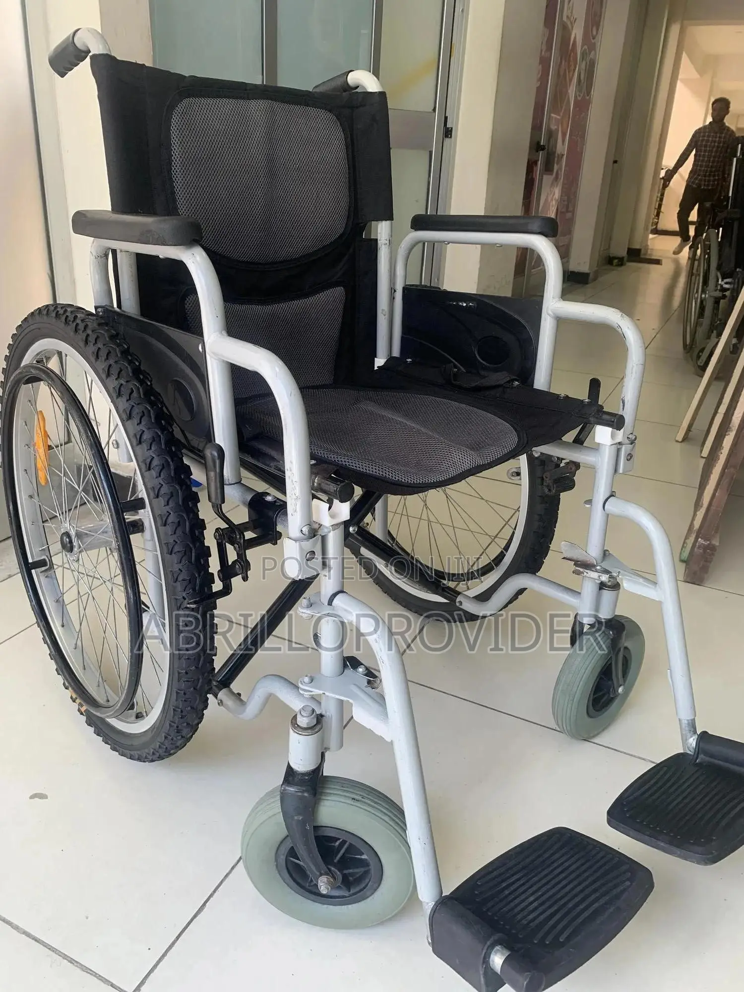 Usedcareline Comfort Foldable Wheelchair - Ultimate Comfort