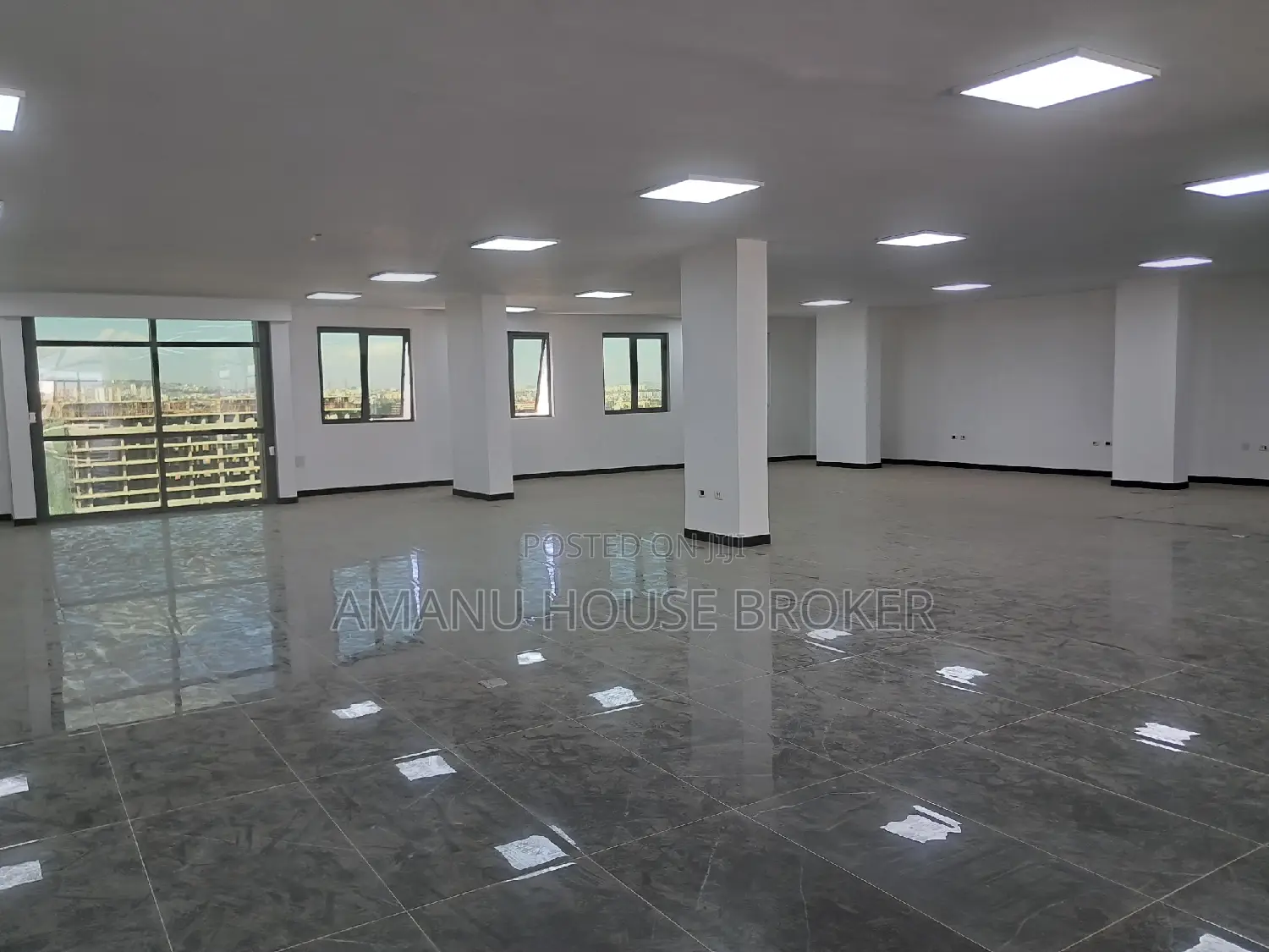 አስቸኳይ የሚከራይ 450sqm ለመድኃኒት ማስቀመጫና ቢሮ ዋና መንገድ የያዘ