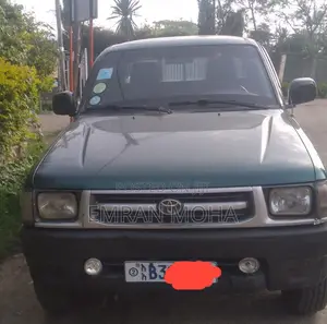 Toyota Hilux 2000 Green