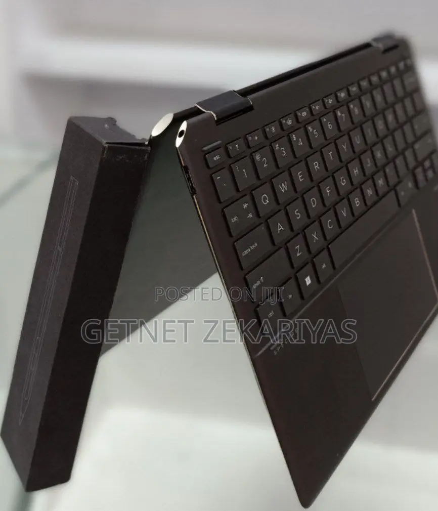 New Laptop HP Spectre 16GB Intel Core I7 SSD 1T