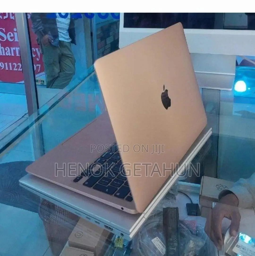 New Laptop Apple MacBook Pro M1 8GB Apple M1 SSD 256GB