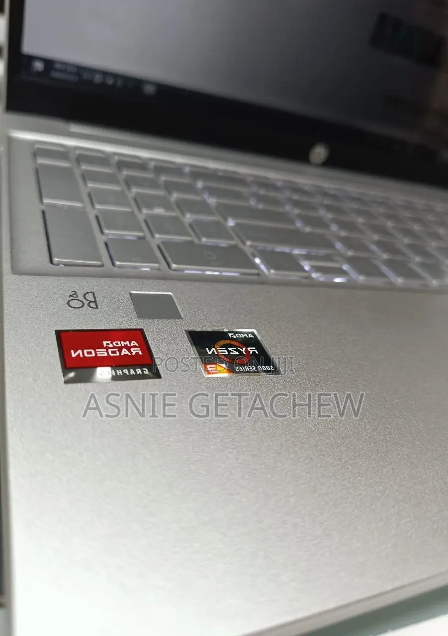 New Laptop HP Pavilion 15 8GB Intel Core I5 SSD 256GB