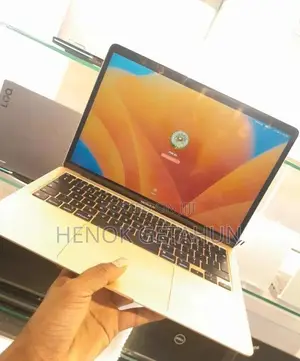 New Laptop Apple MacBook Pro M1 8GB Apple M1 SSD 256GB