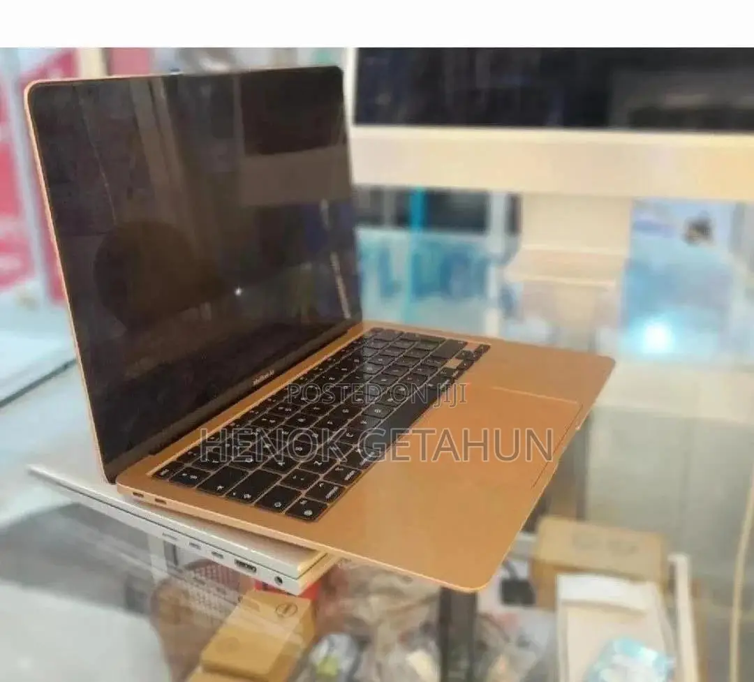 New Laptop Apple MacBook Pro M1 8GB Apple M1 SSD 256GB