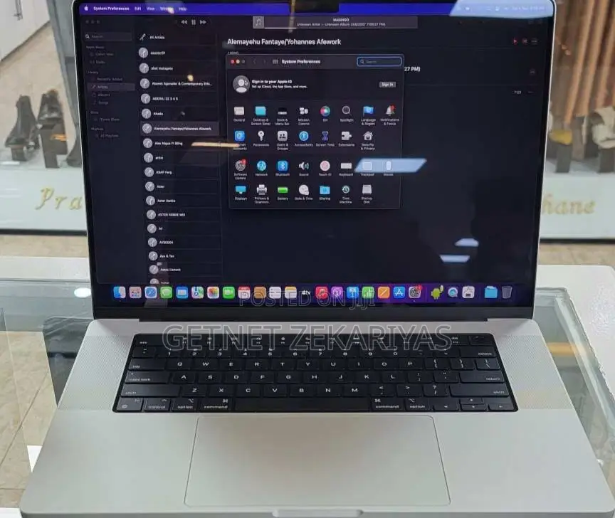 New Laptop Apple MacBook Pro M1 32GB Apple M1 Pro SSD 512GB