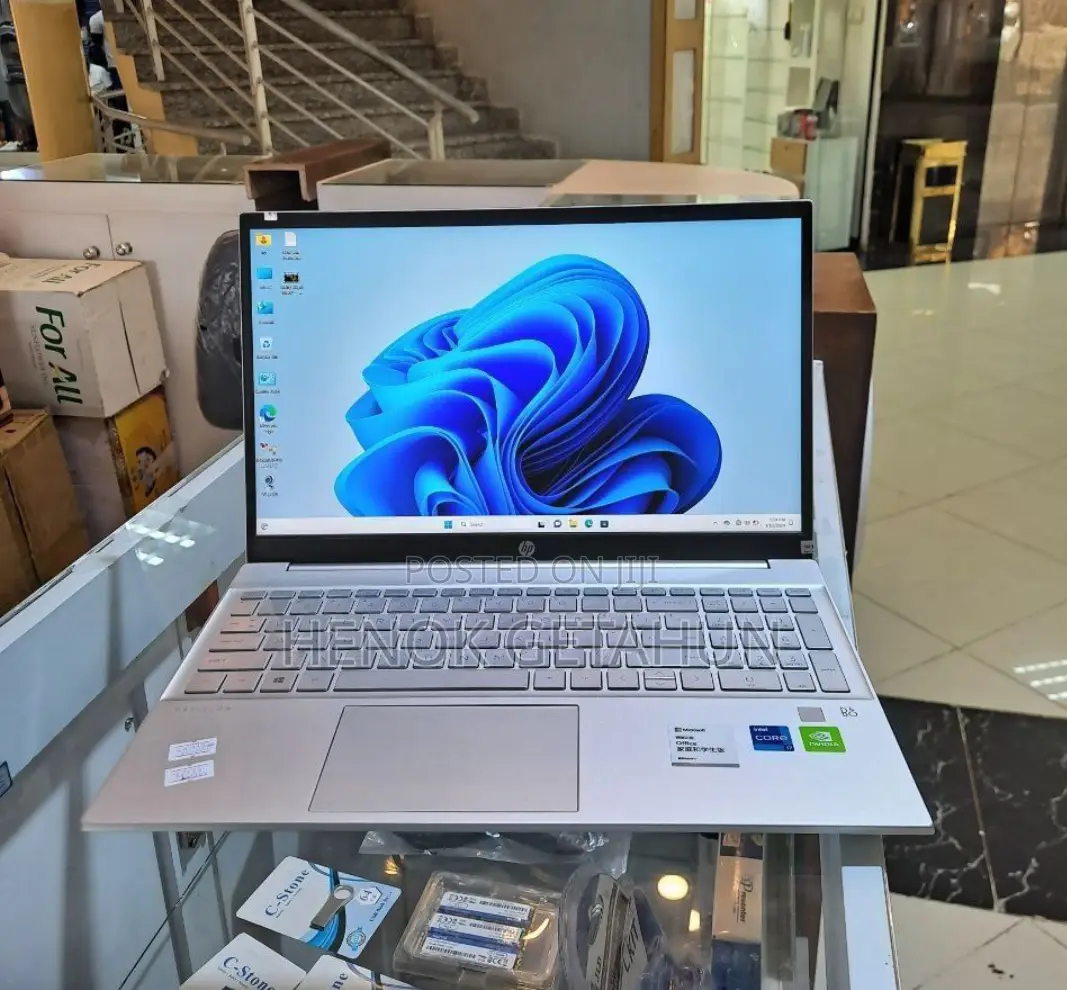 New Laptop HP Pavilion 15 16GB Intel Core I7 SSD 512GB