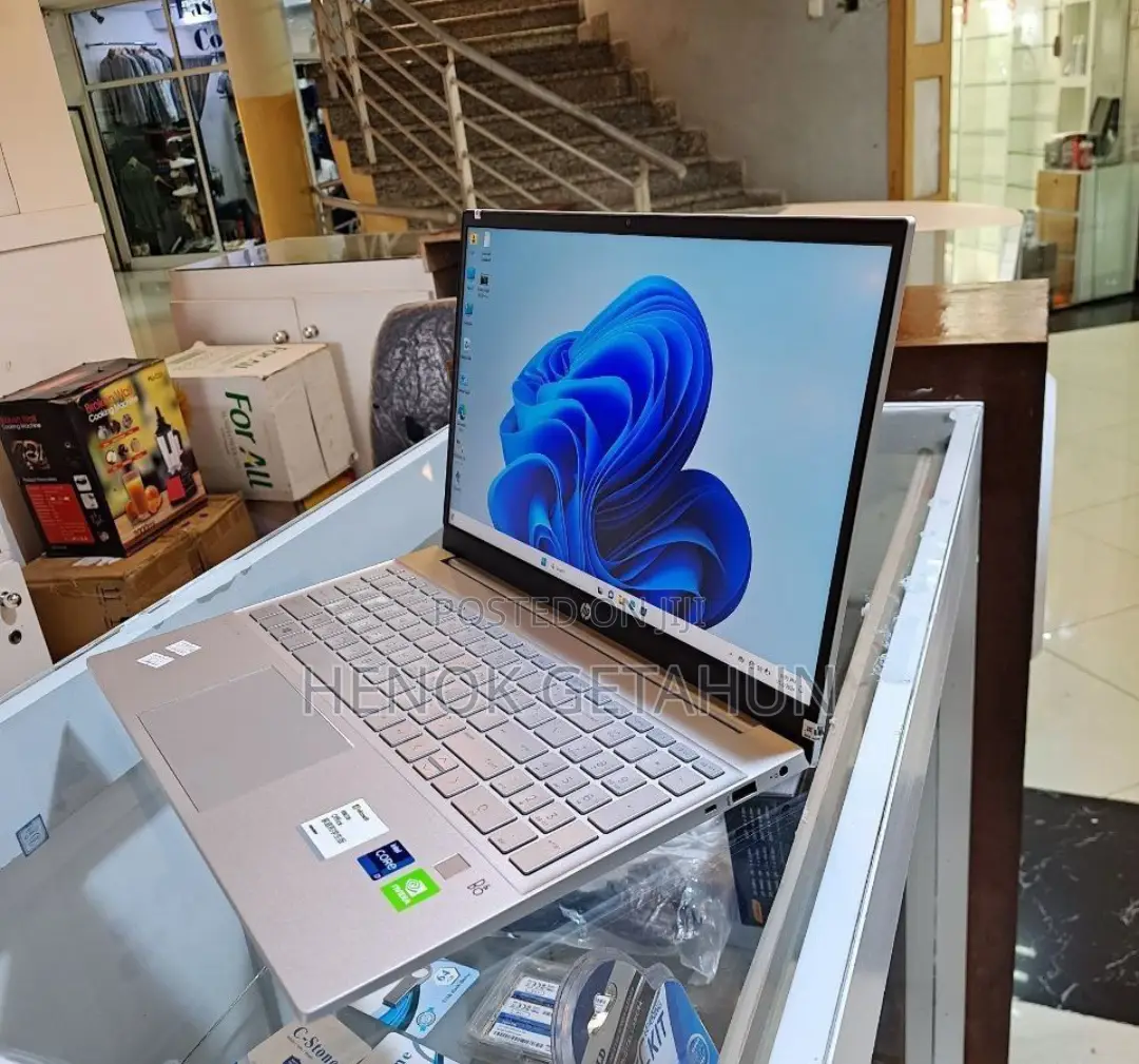 New Laptop HP Pavilion 15 16GB Intel Core I7 SSD 512GB