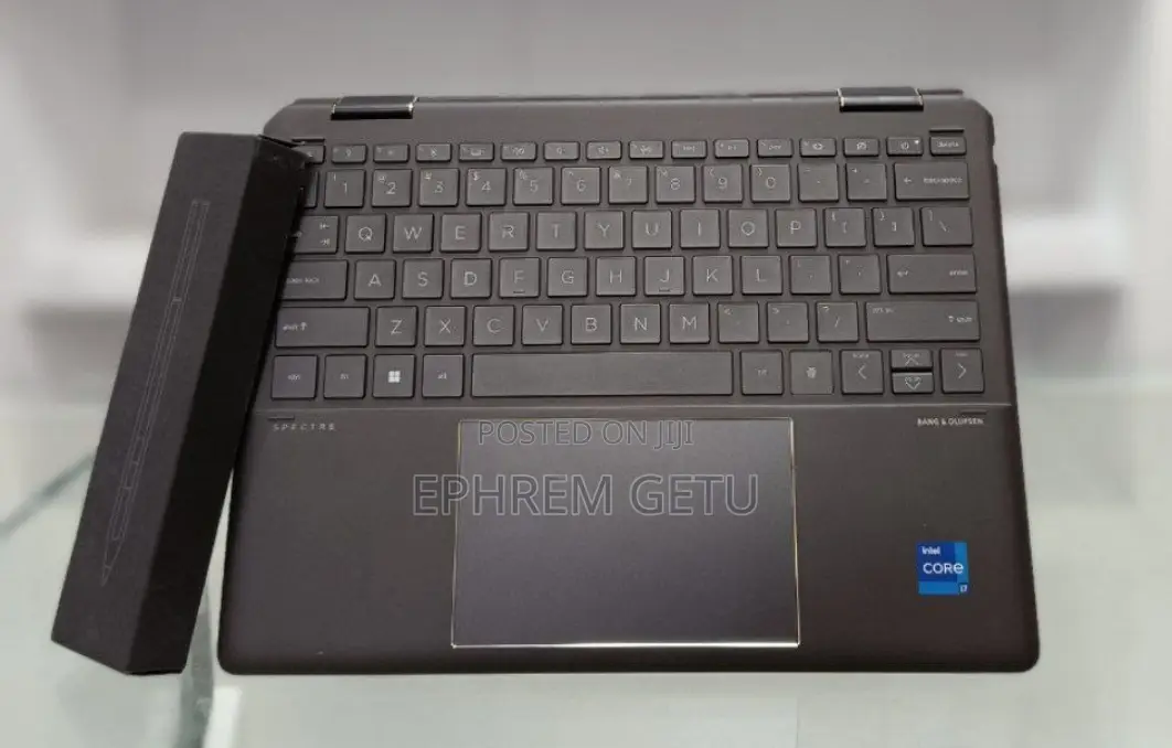 New Laptop HP Spectra 13 16GB Intel Core I7 SSD 1T