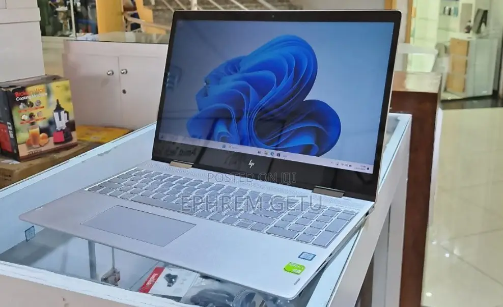 New Laptop HP Envy X360 8GB Intel Core I5 SSD 512GB