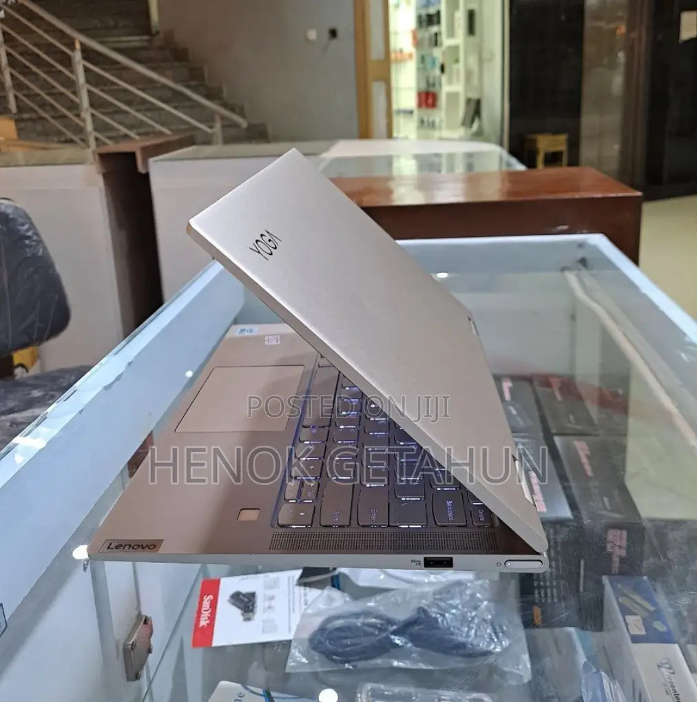 New Laptop Lenovo Yoga C740 8GB Intel Core I5 SSD 512GB