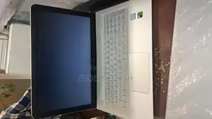 New Laptop HP Envy 15 8GB Intel Core I5 HDD+SSD 1T