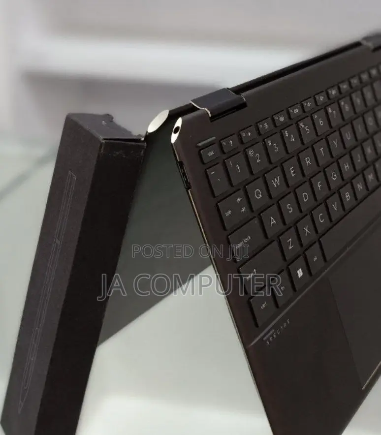 New Laptop HP Spectre 13 16GB Intel Core I7 SSD 1T