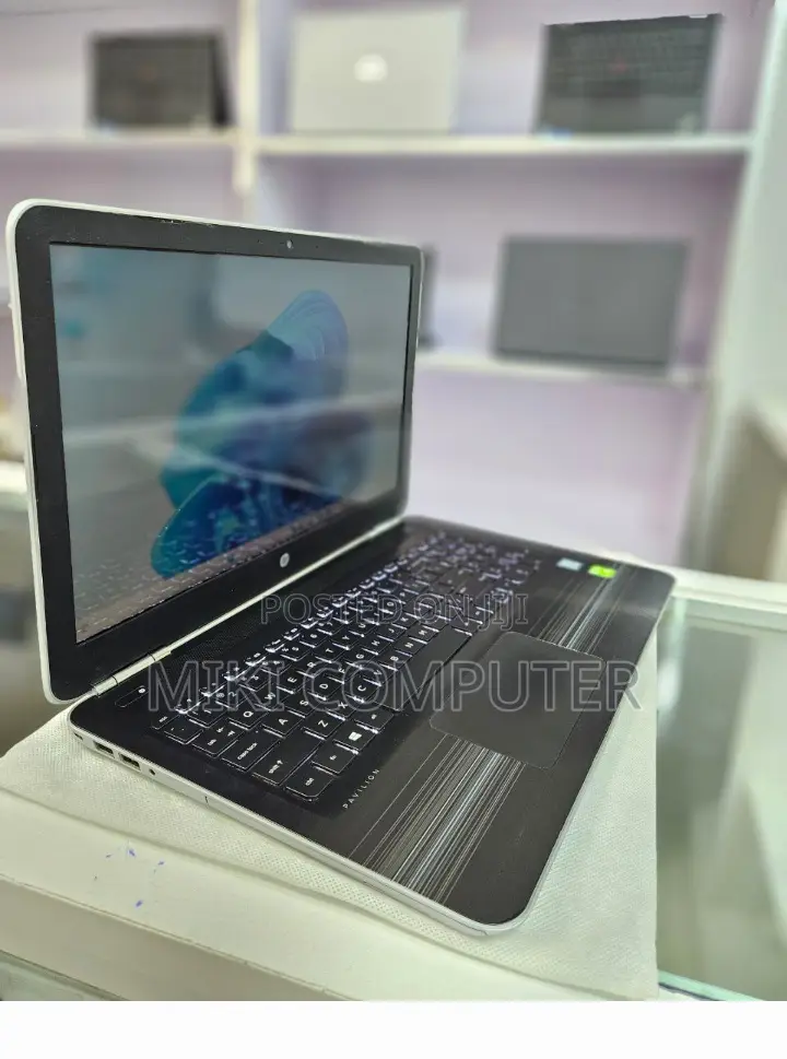 New Laptop HP Pavilion 15 8GB Intel Core I5 SSD 512GB
