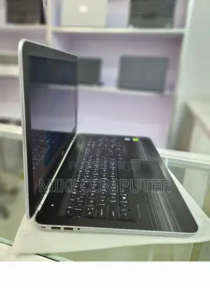New Laptop HP Pavilion 15 8GB Intel Core I5 SSD 512GB