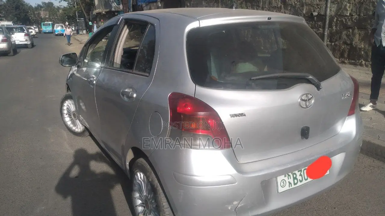 Toyota Yaris 2009 Silver