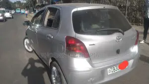 Toyota Yaris 2009 Silver