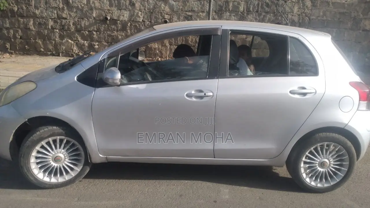 Toyota Yaris 2009 Silver