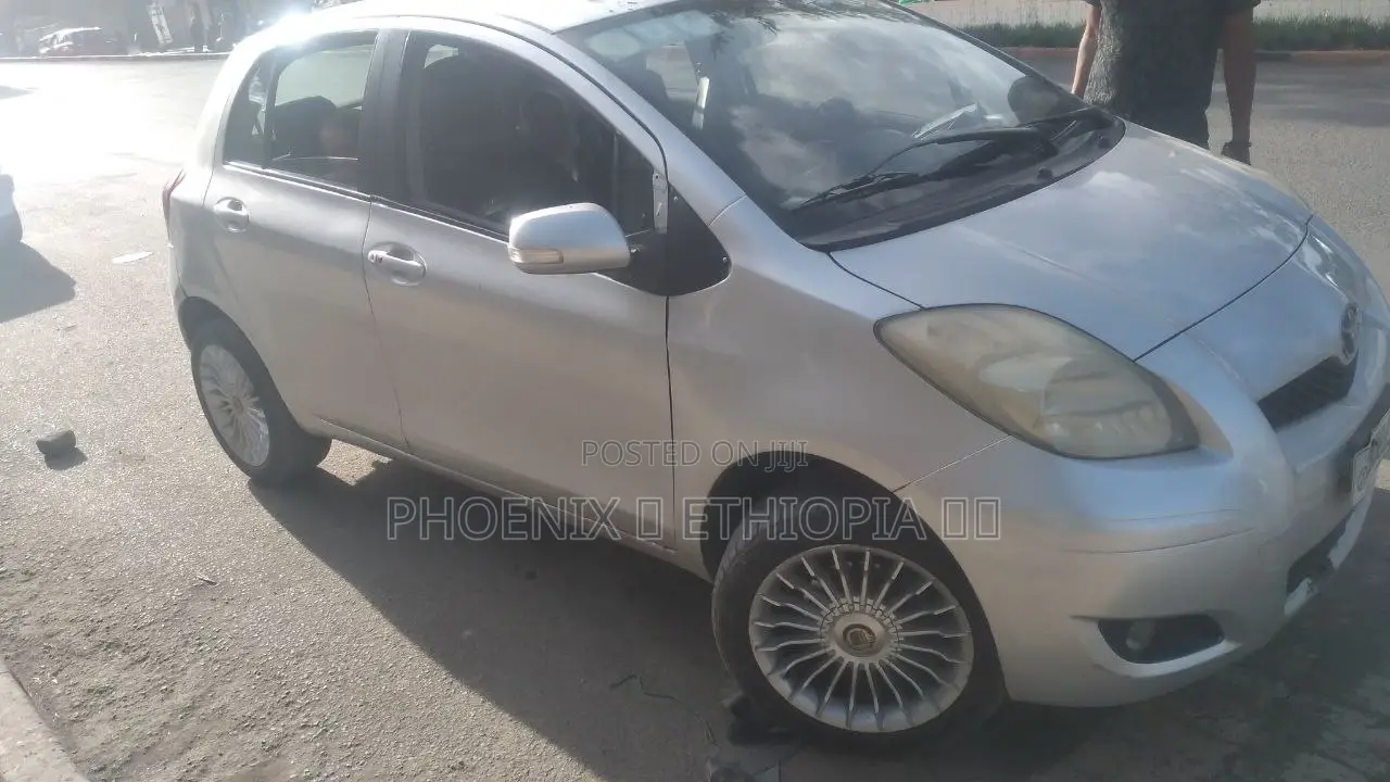Toyota Yaris 2009 Silver