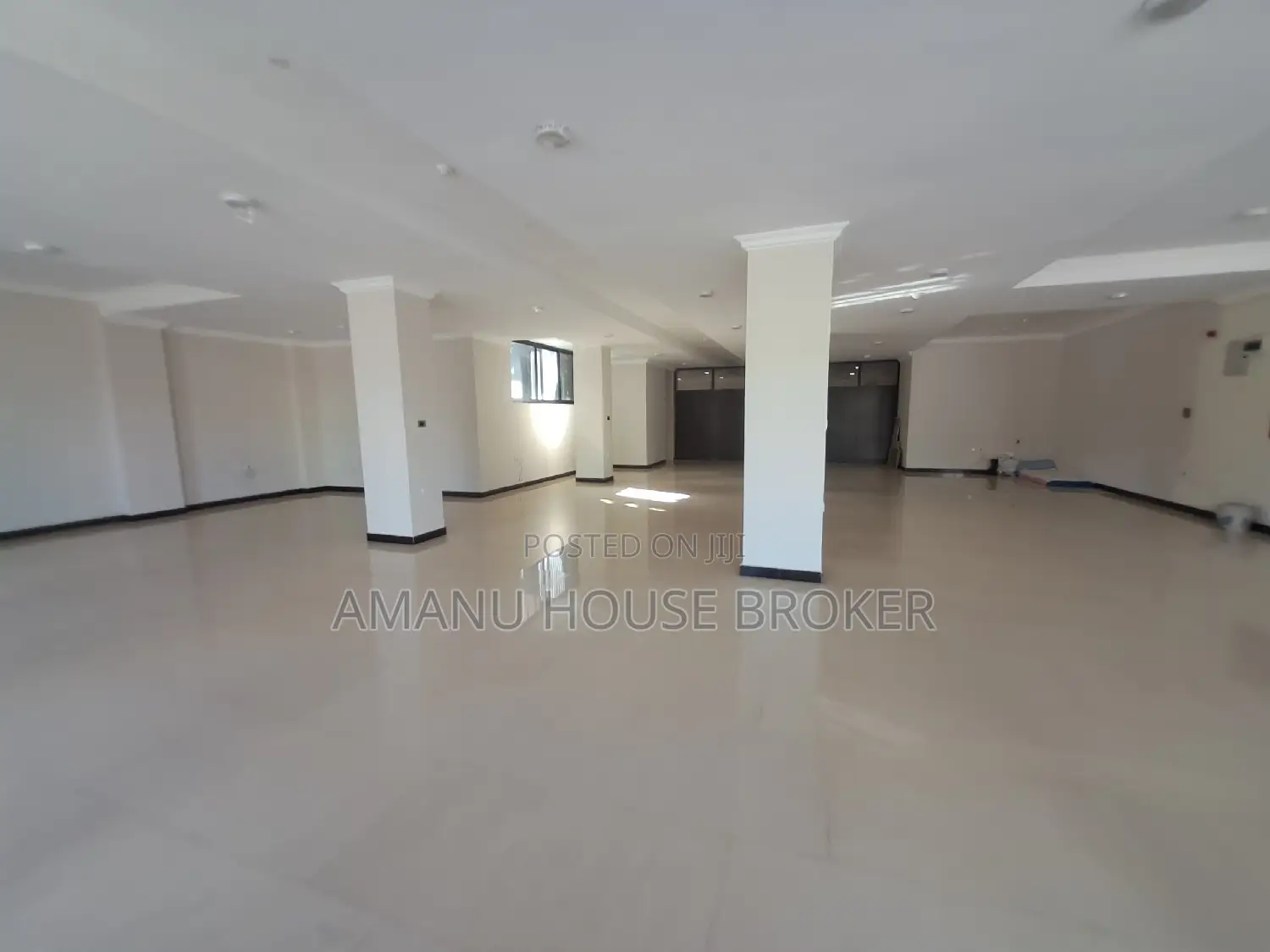 Urgent Rent Office AA Bolle 476sqm Main Road Very Beautiful