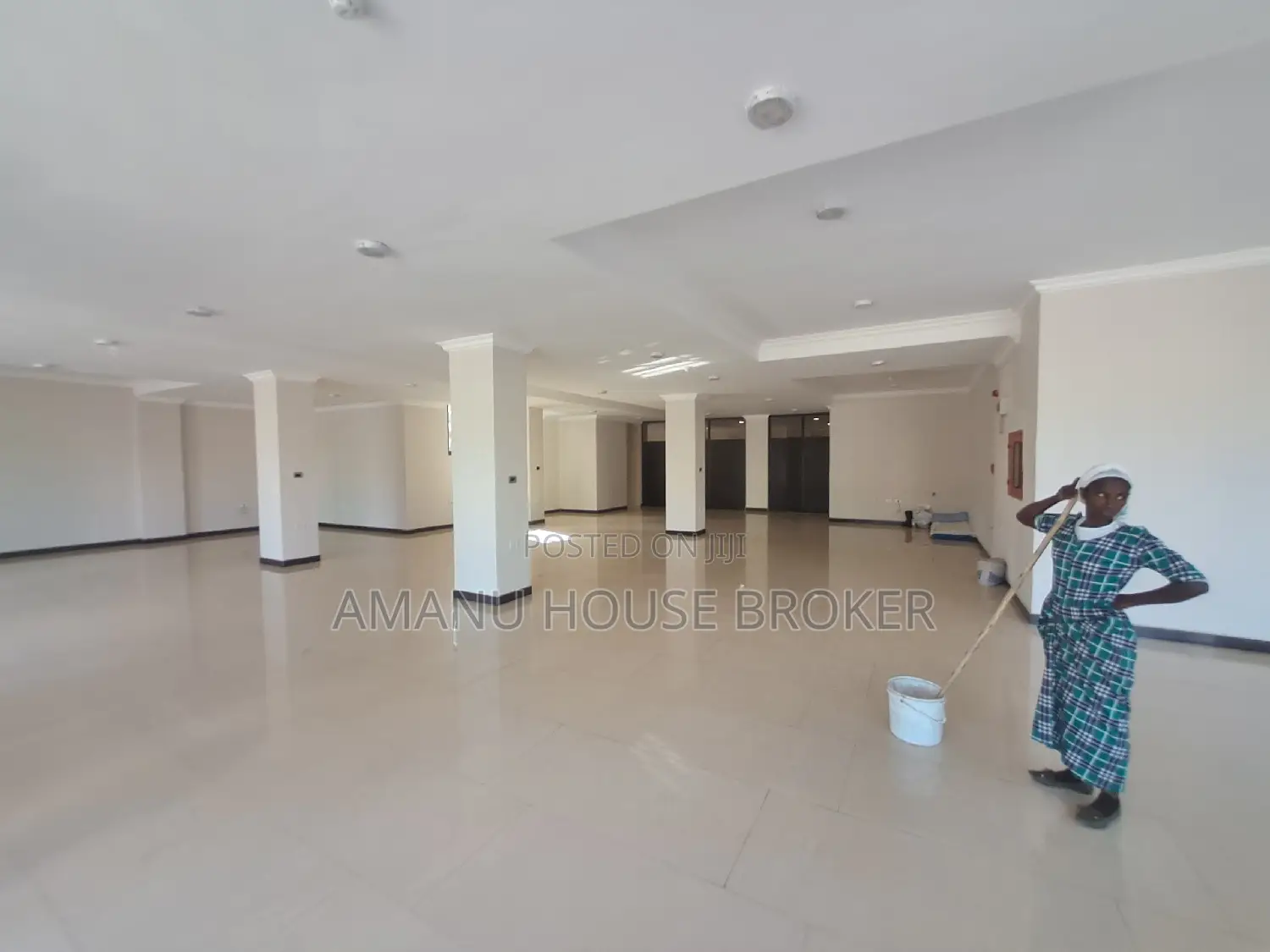 Urgent Rent Office AA Bolle 476sqm Main Road Very Beautiful